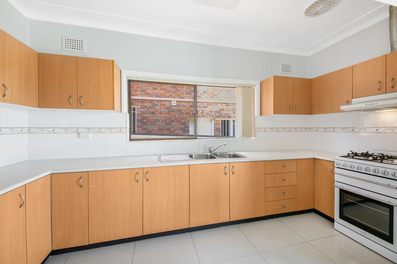 18 Bangor St, Guildford NSW 2161
