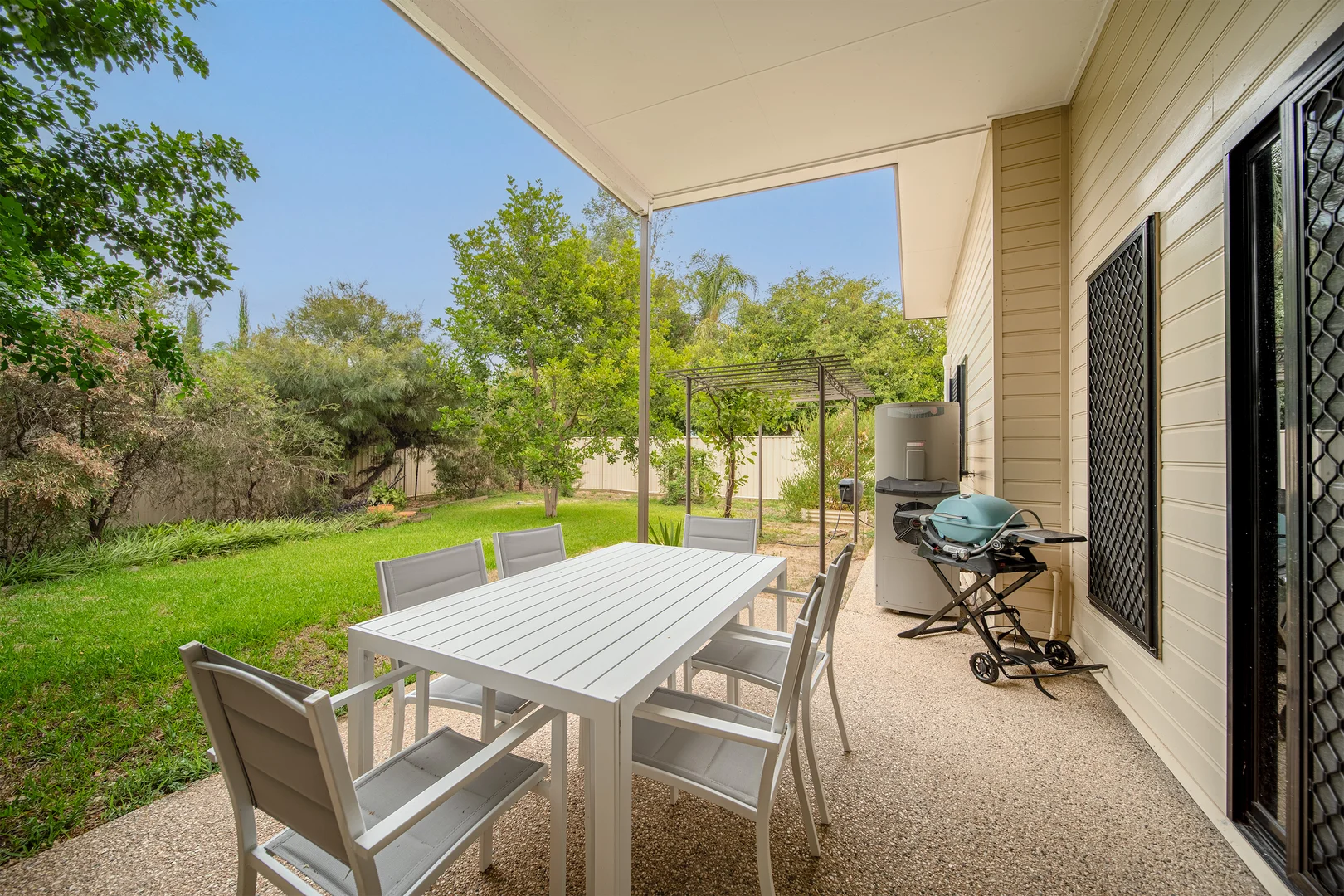 3/42 Newman Drive, Emerald QLD 4720 photo 3
