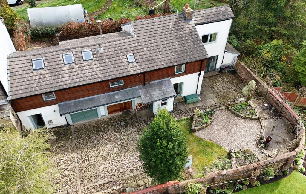 Manor Road, Blackburn, BB2