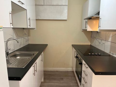 Flat 2, 43 Landguard Road, Southampton SO15
