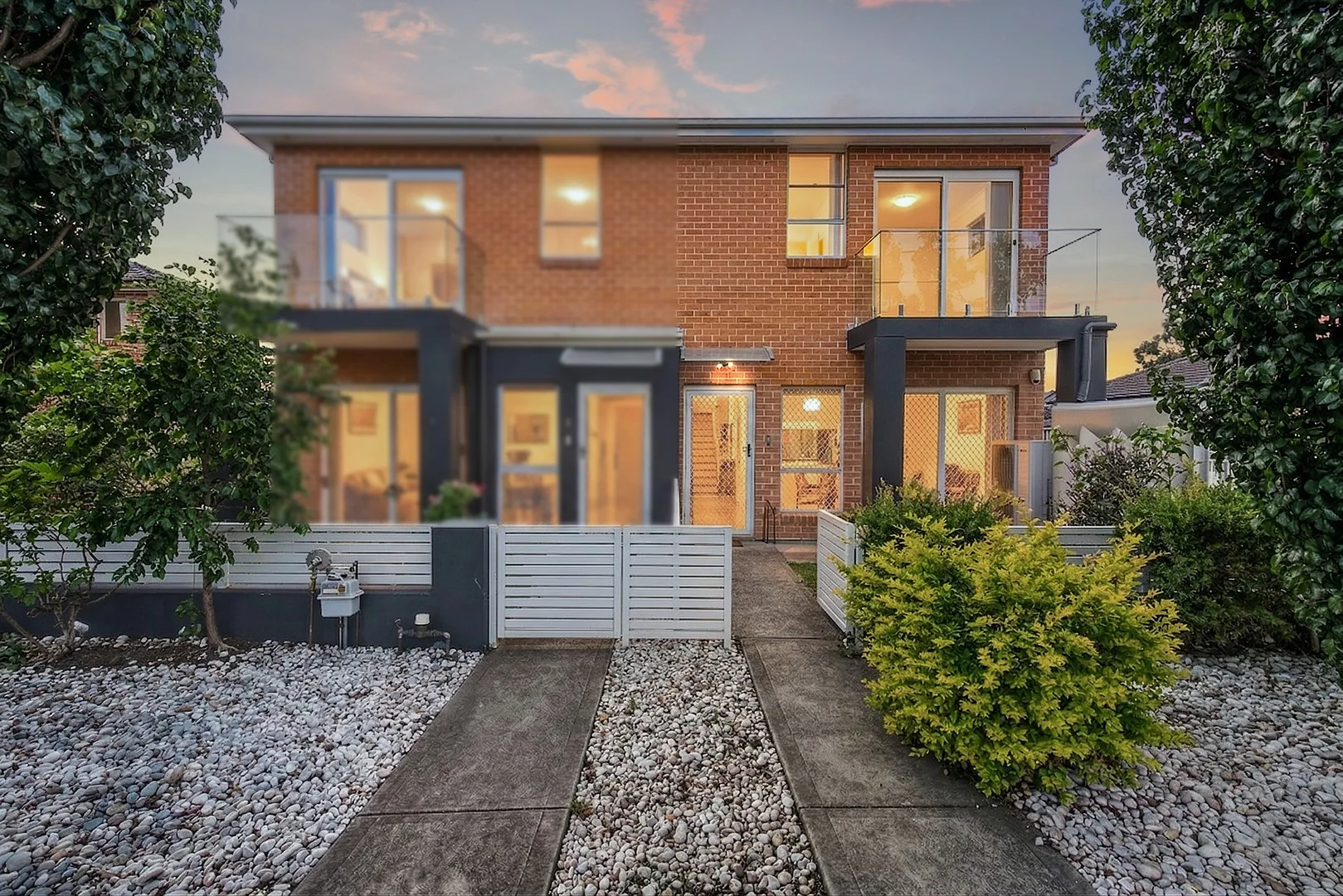 2/21 Carinya Road, Girraween NSW 2145