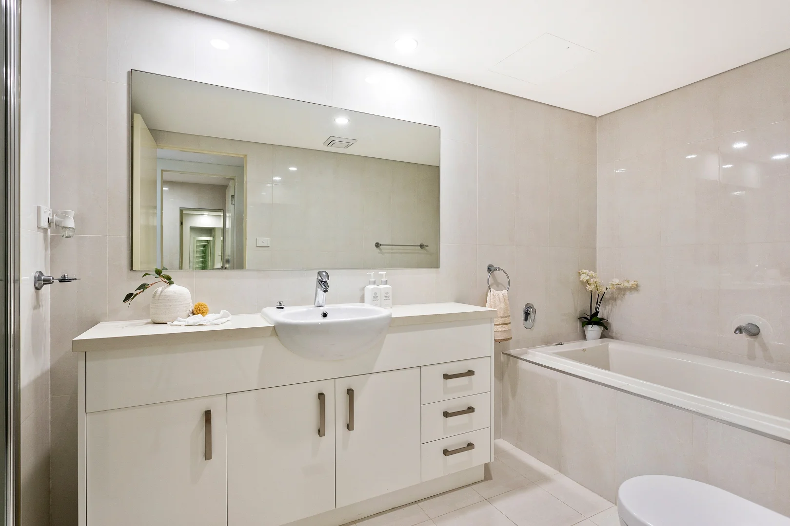 Additional image 11 of 10/14-16 Pleasant Avenue, North Wollongong NSW 2500