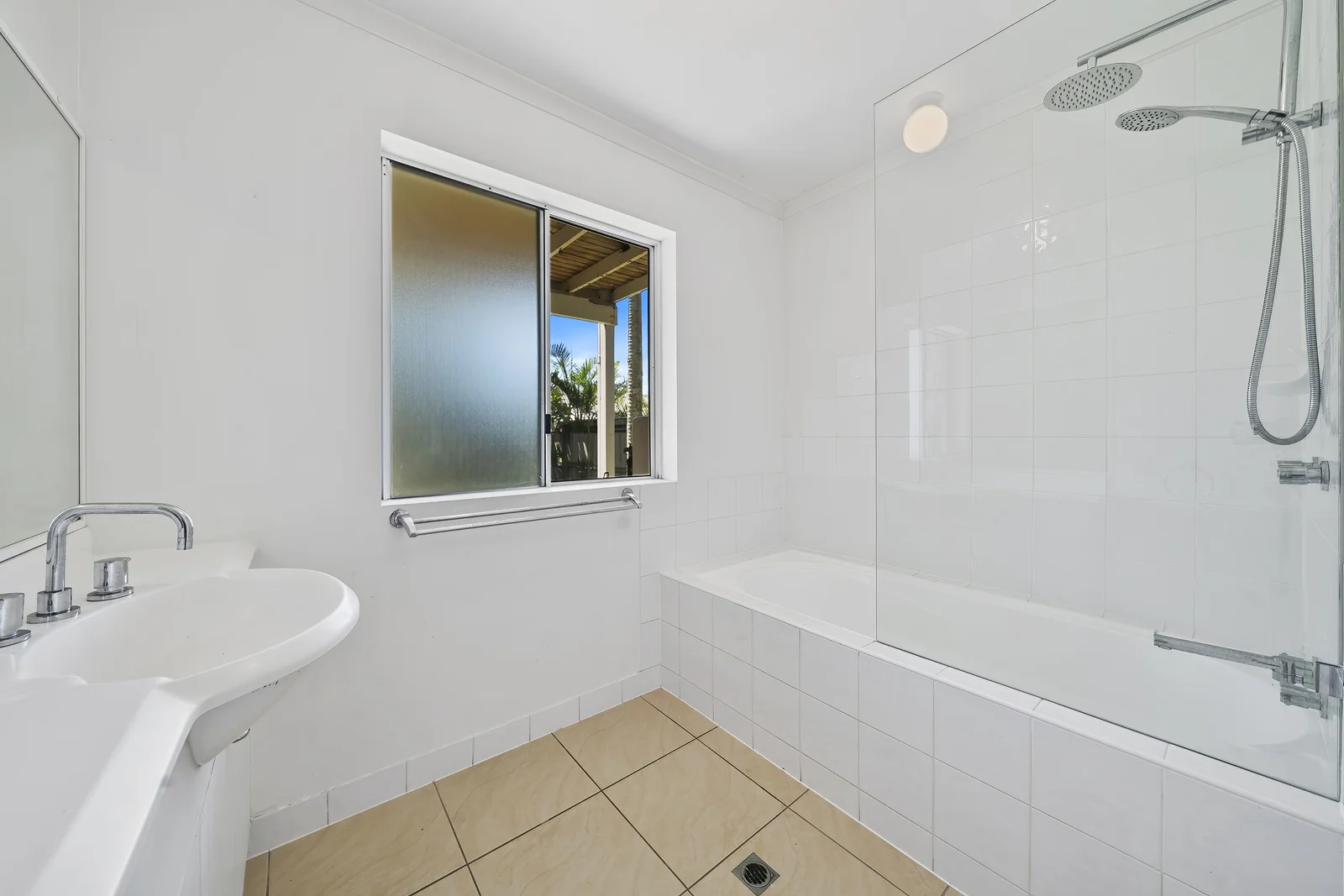Additional image 14 of 2/22 Orealla Crescent, Sunrise Beach QLD 4567