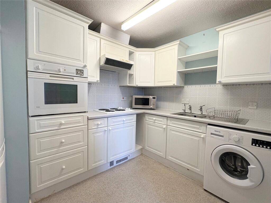 Central Wells - Two Bedroom Retirement Apartment photo 5