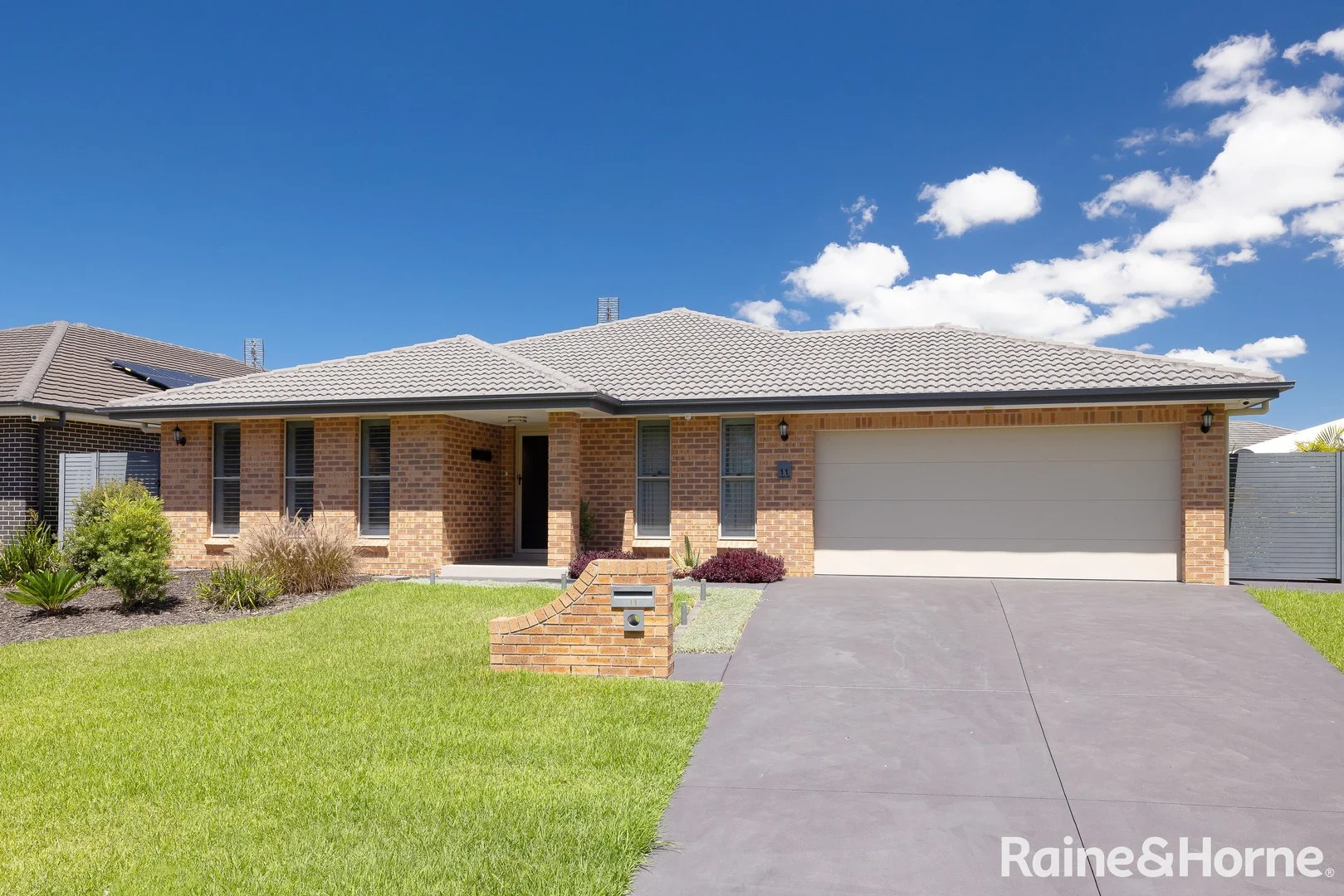 11 Ashbrook Street, Woongarrah NSW 2259