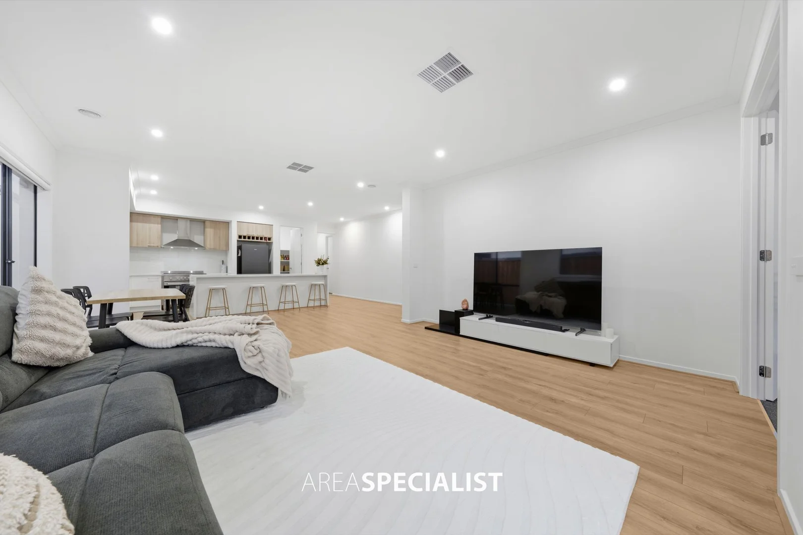 Additional image 8 of 18 Celevan Street, Clyde North VIC 3978