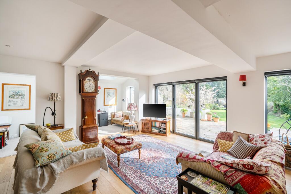 Immaculate home - Central Wells photo 2