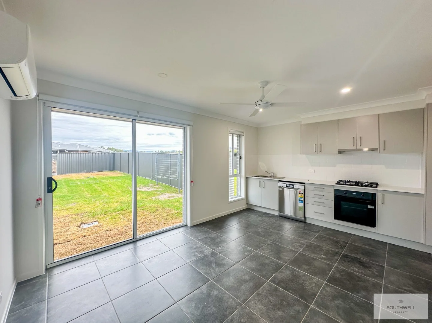 2/56 Station Street, Kootingal NSW 2352
