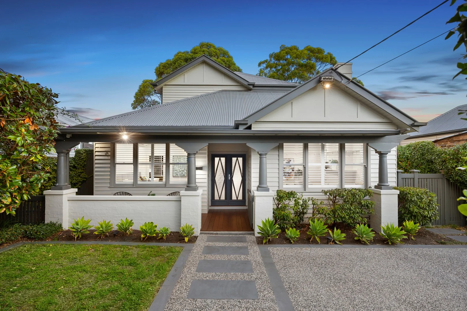18 Retreat Road, Hampton VIC 3188