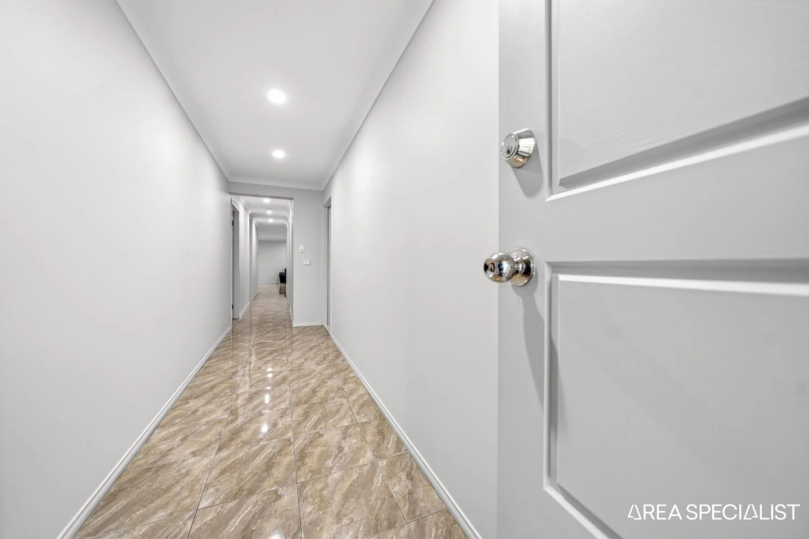 Additional image 15 of 8 Dalziell Crescent, Cranbourne North VIC 3977