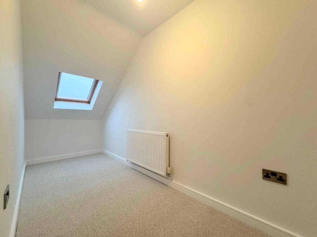 Additional image 10 of Flat 2, 224 Wakefield Road, Drighlington, BD11 1ED