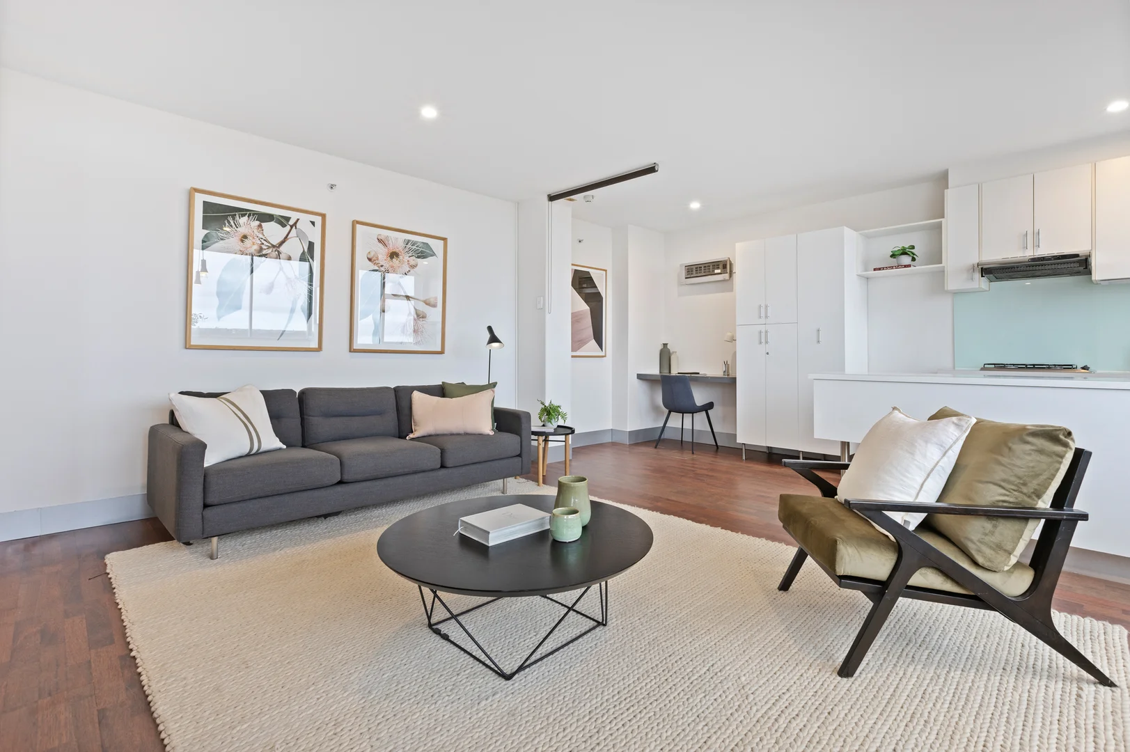 Additional image 2 of 8E/12 Marine Parade, St Kilda VIC 3182
