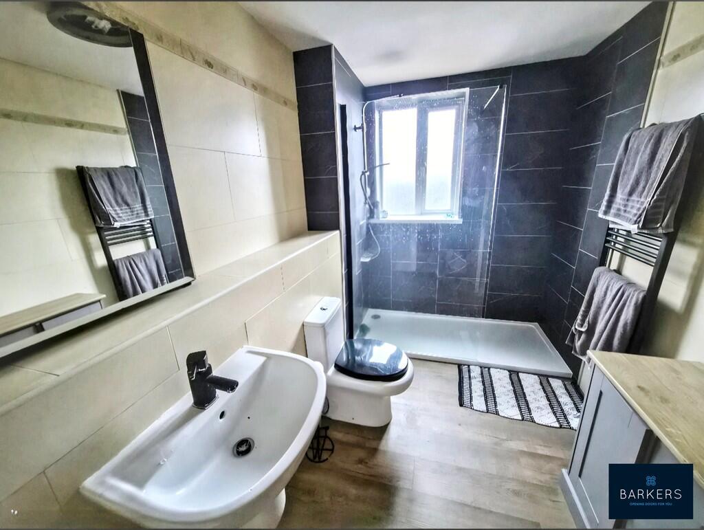 Whitehall Road East, Birkenshaw photo 5