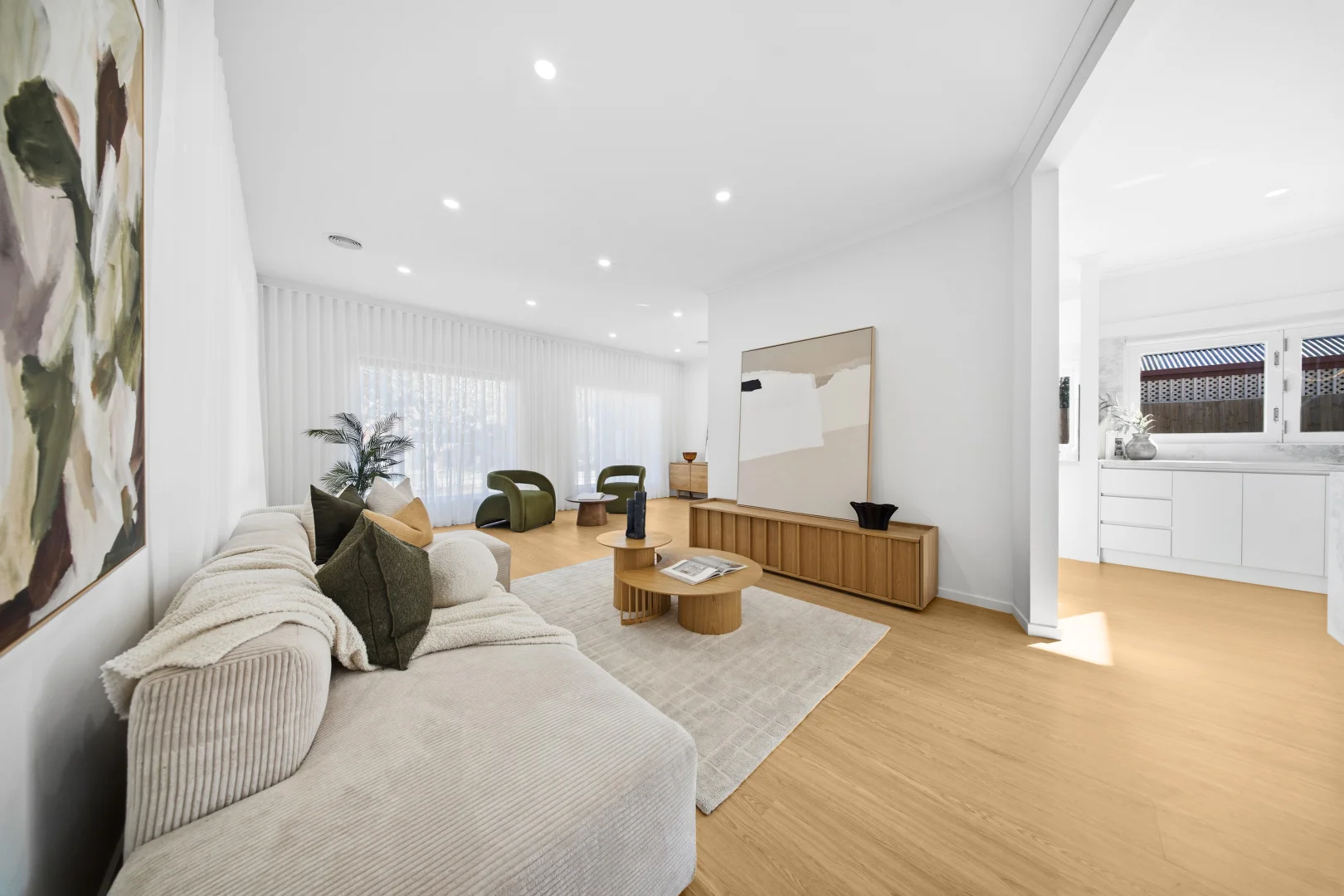 8 Venus Court, Hillside VIC 3037 photo 4