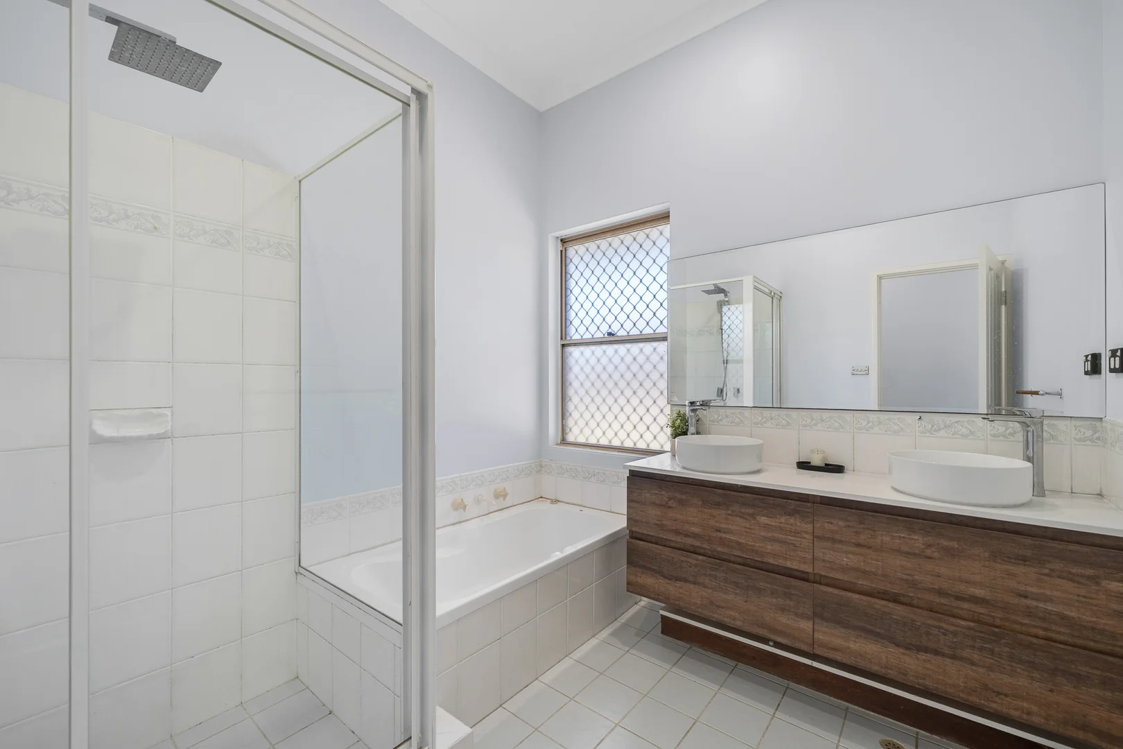 Additional image 18 of 8 Carpenteria Crescent, Kenwick WA 6107