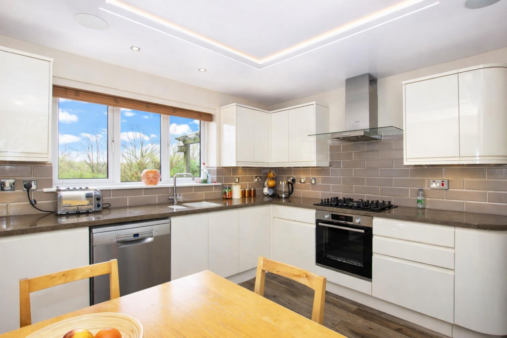 Kendall Close, Fernhurst Farm photo 4