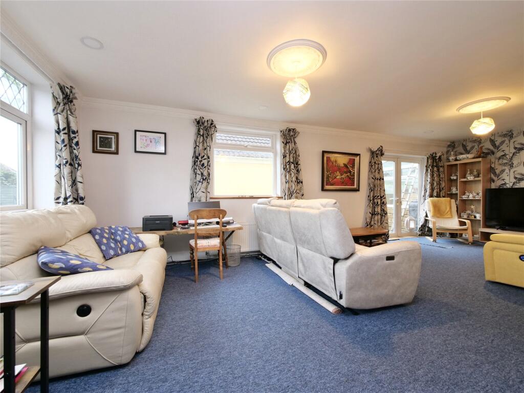 Successful Cattery Business & Family Home photo 3