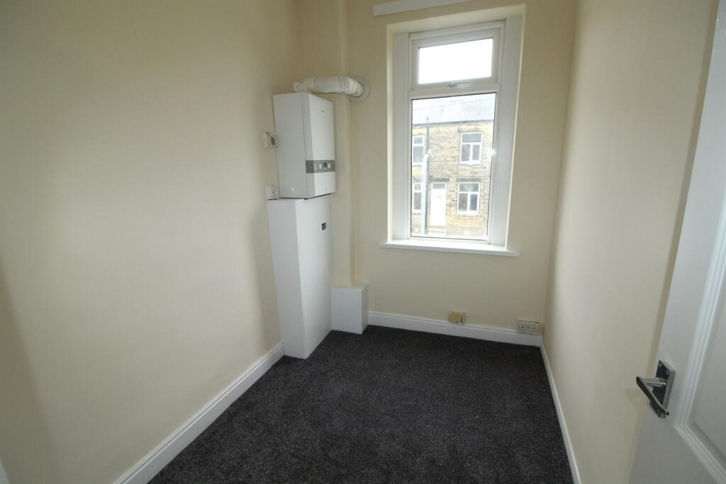 10 Barmby Street, Wyke photo 5