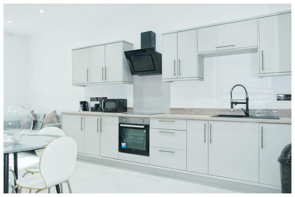 Apartment, Mill Street, Bradford