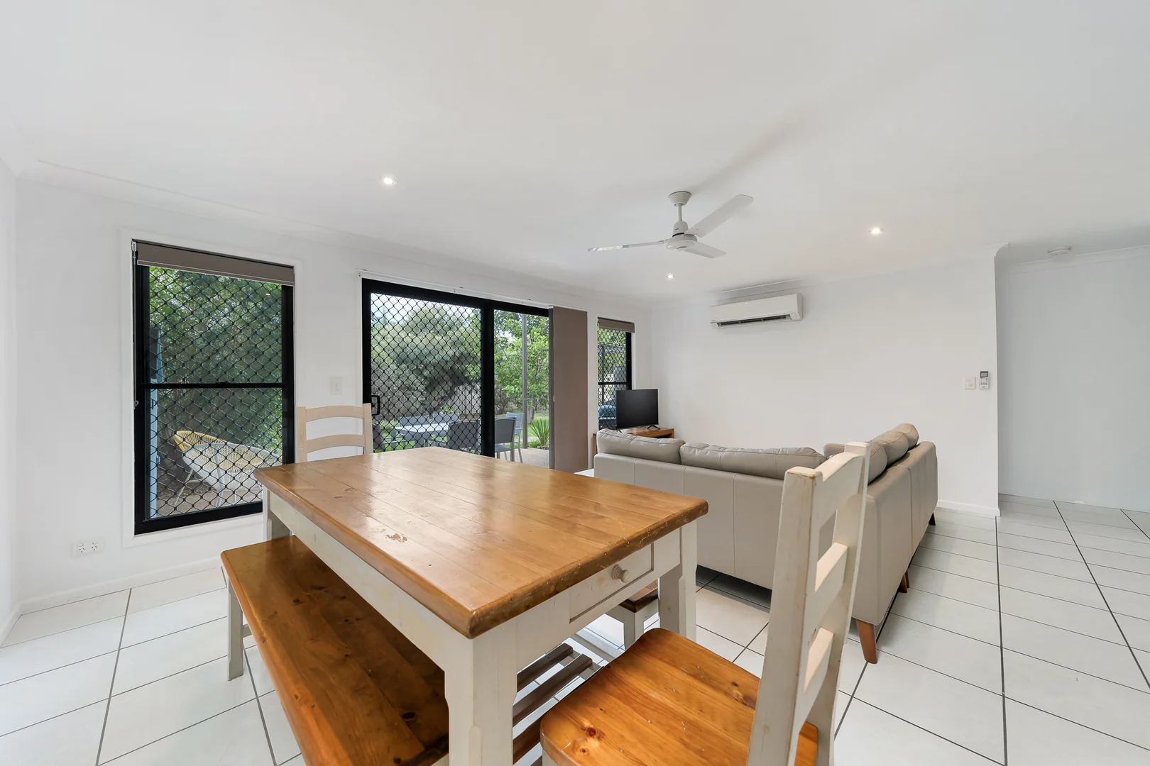 3/42 Newman Drive, Emerald QLD 4720 photo 4