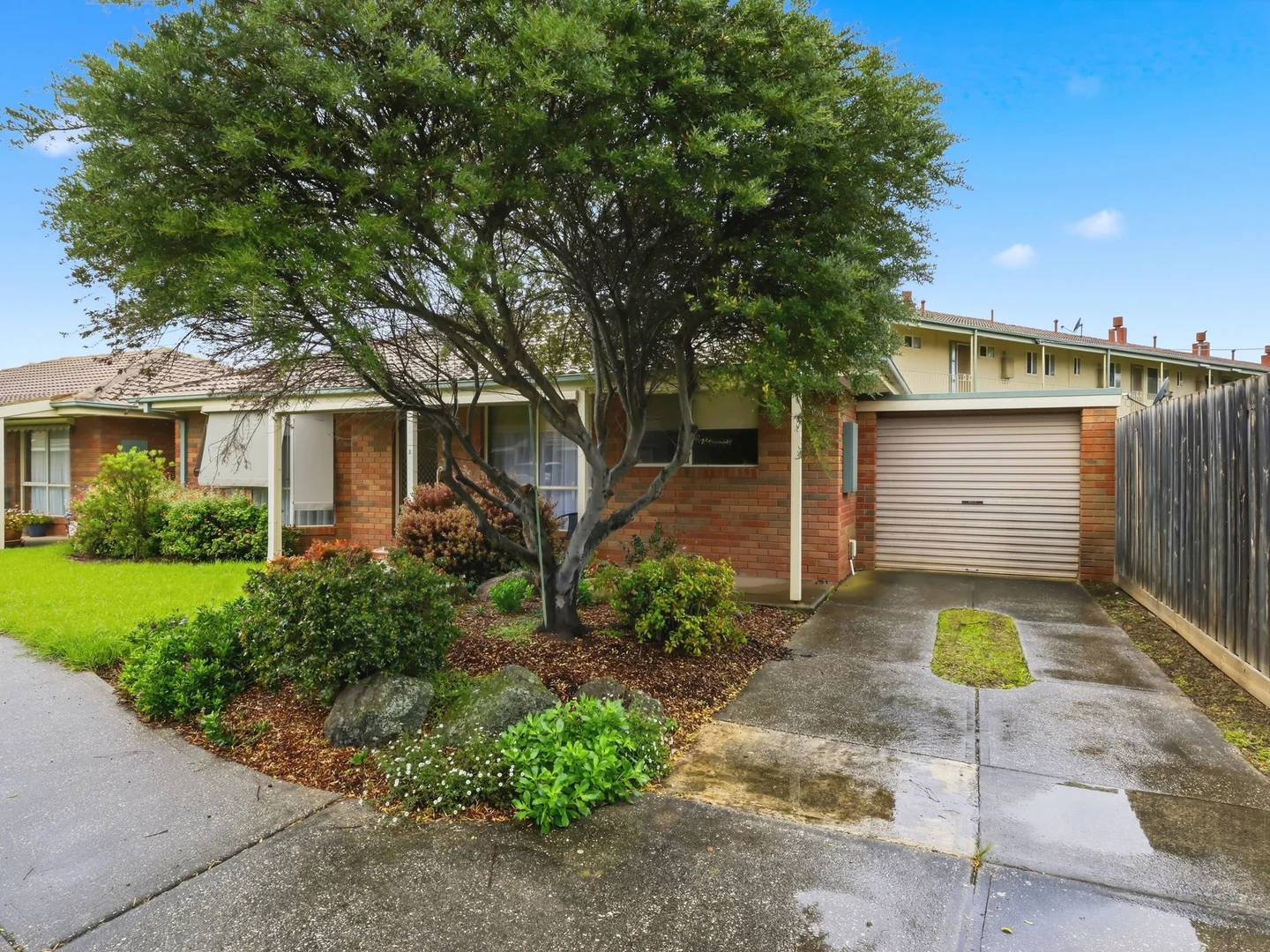 2/8 Simpson Street, Bacchus Marsh VIC 3340 photo 2