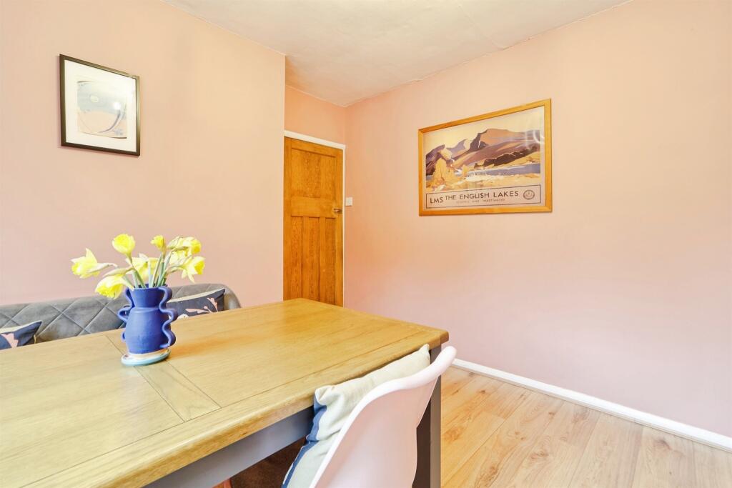 Netherhall Road, Baildon, SHIPLEY photo 5