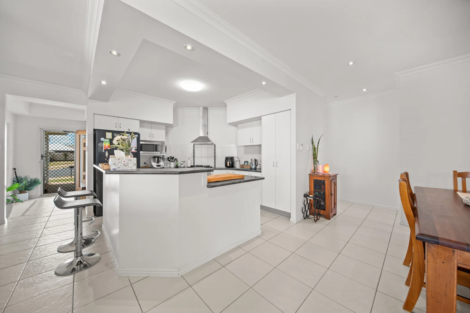 5 Yering Street, Emerald QLD 4720 photo 2