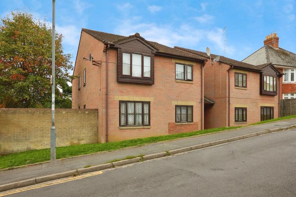 Eastland Road, Yeovil photo 2