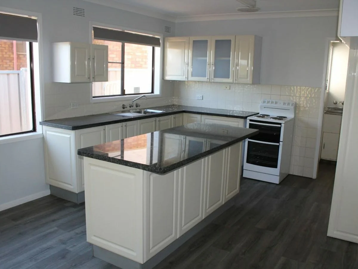 21 Margaret Crescent, Dubbo NSW 2830 photo 2