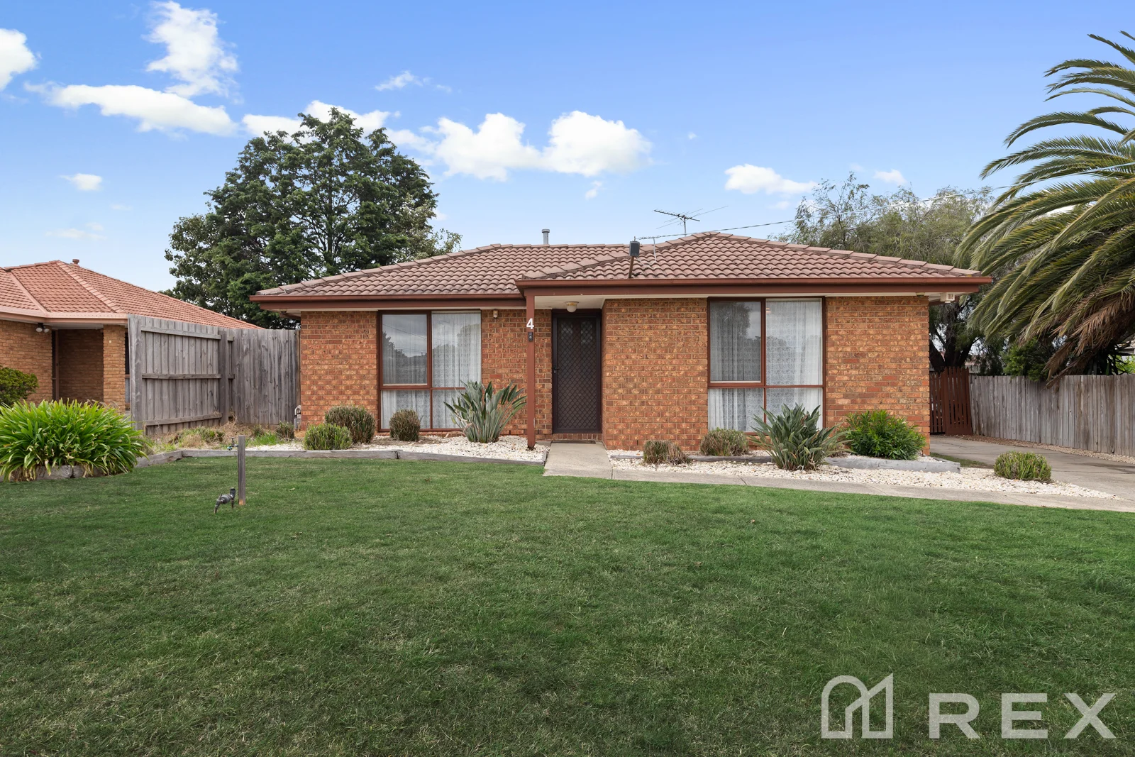 4 Haughton Court, Hampton Park VIC 3976