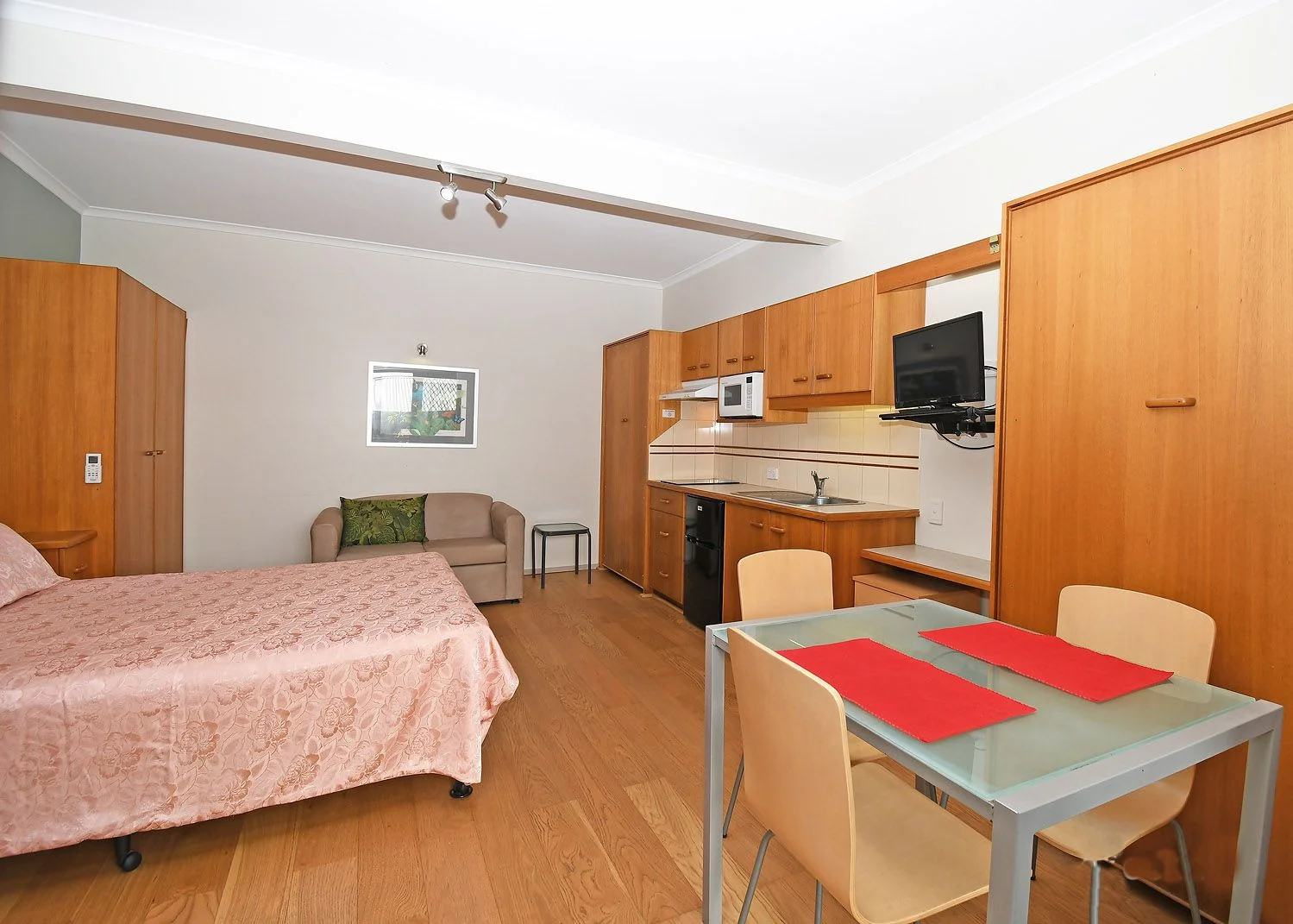 Additional image 4 of 8/651 Esplanade, Urangan QLD 4655