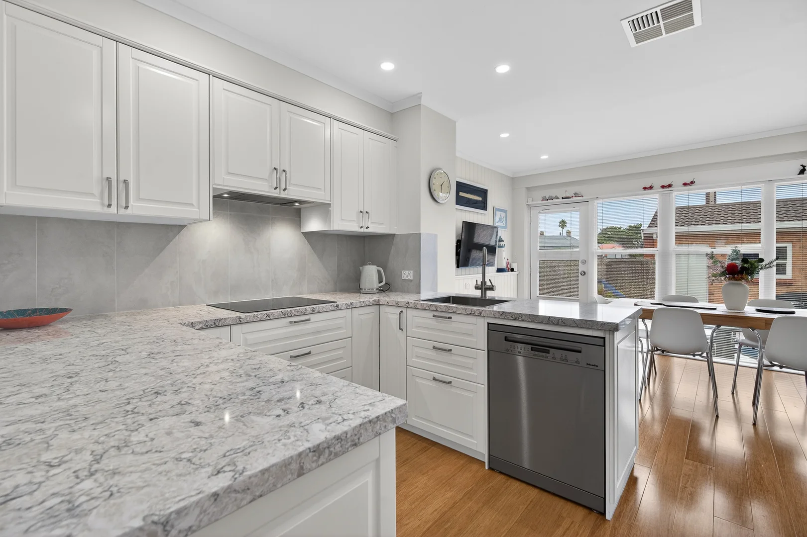Additional image 11 of Unit 8/22 Esplanade, Victor Harbor SA 5211