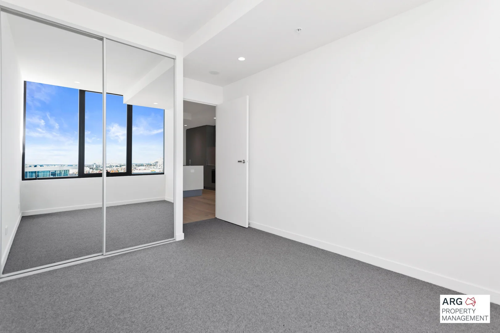 1106/2 Hallenstein Street, Footscray VIC 3011 photo 4