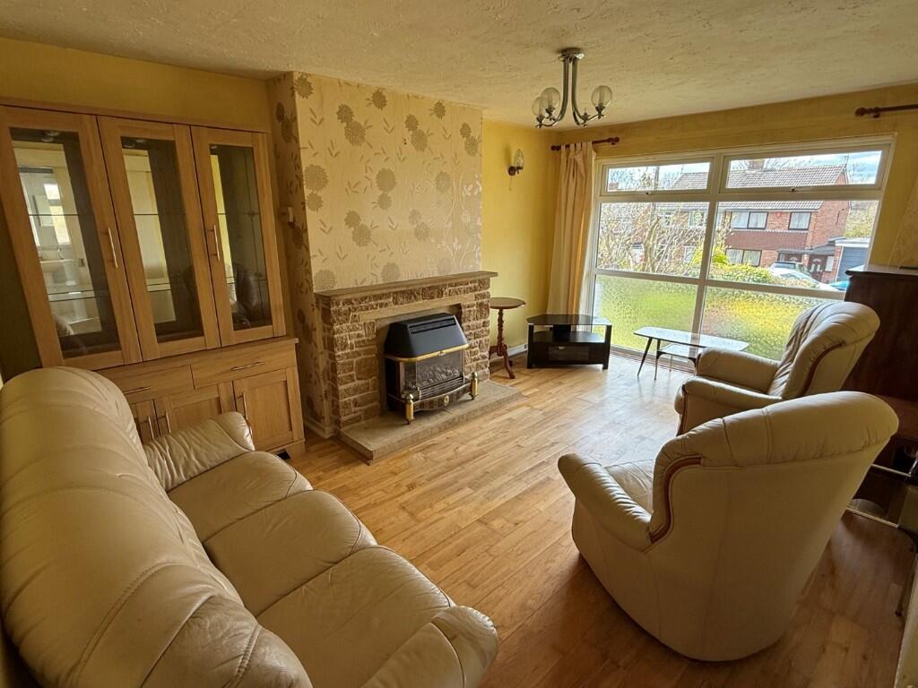 Carisbrooke Gardens, Yeovil photo 3