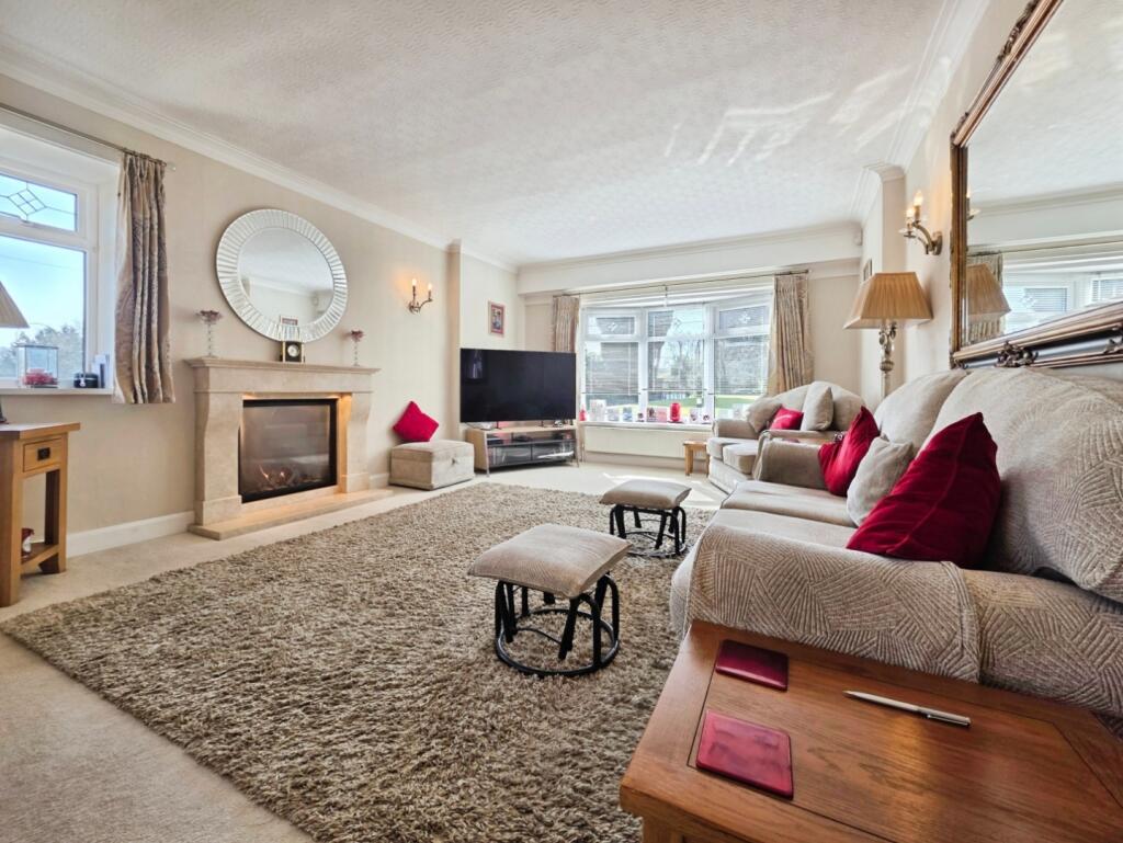 Roundwood Road, Baildon, BD17 7JZ photo 5