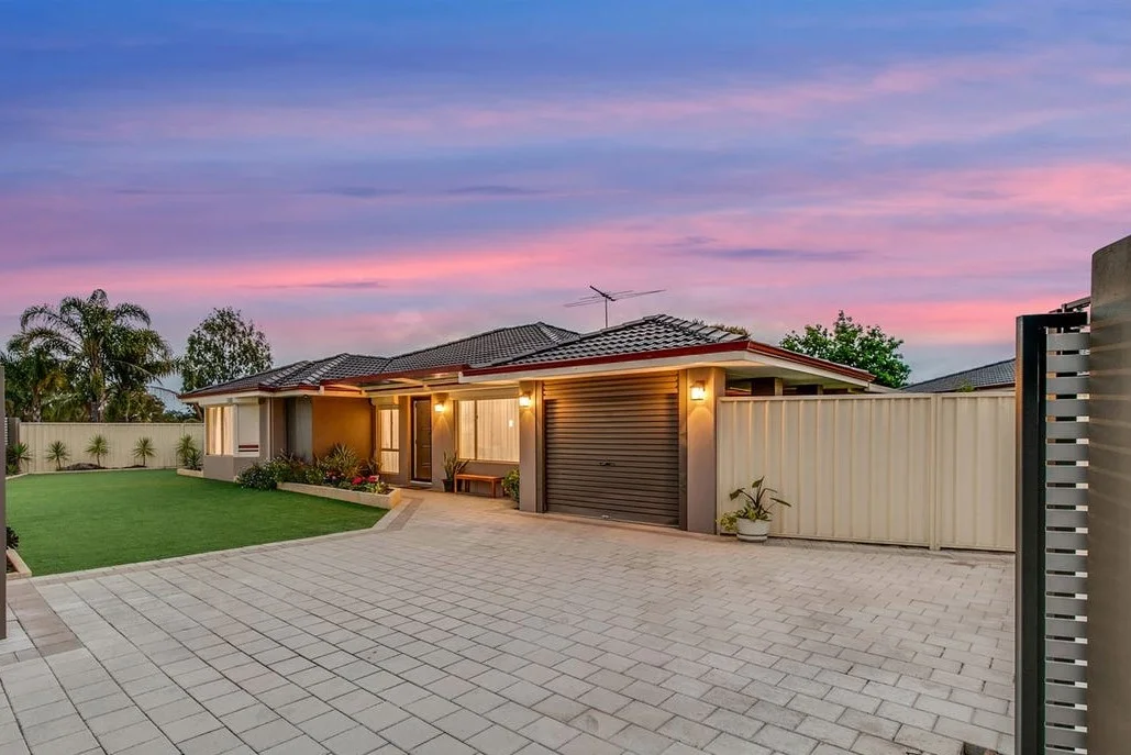 15 Holley Place, Marangaroo WA 6064