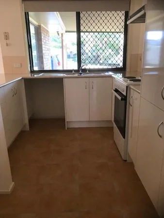Additional image 3 of 2 Stonyfell Crt, Holland Park QLD 4121