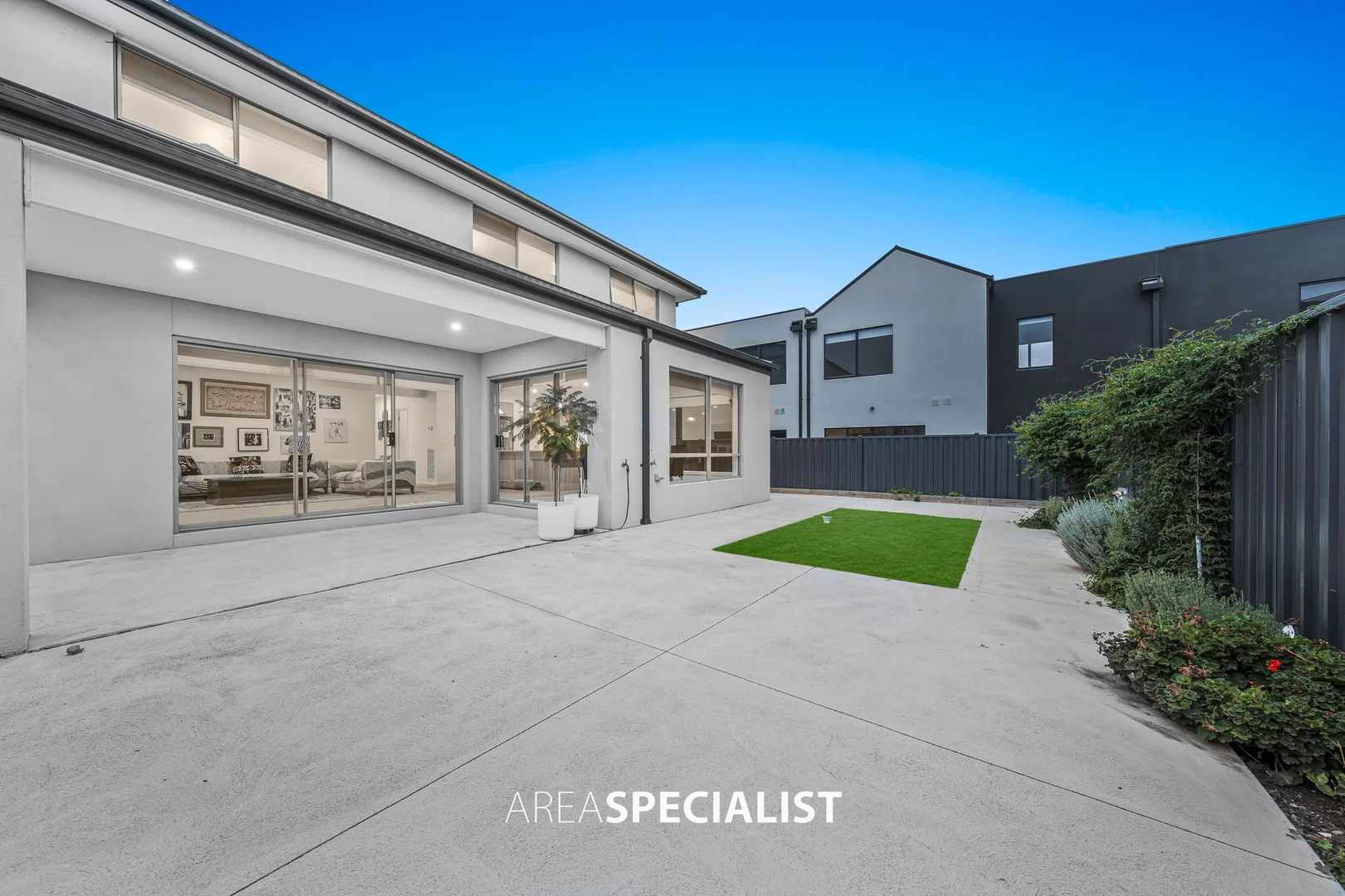 Additional image 18 of 8 Cavern Boulevard, Clyde North VIC 3978