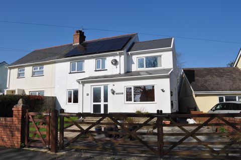 10 Monksland Road, Scurlage, Swansea SA3 1Ay