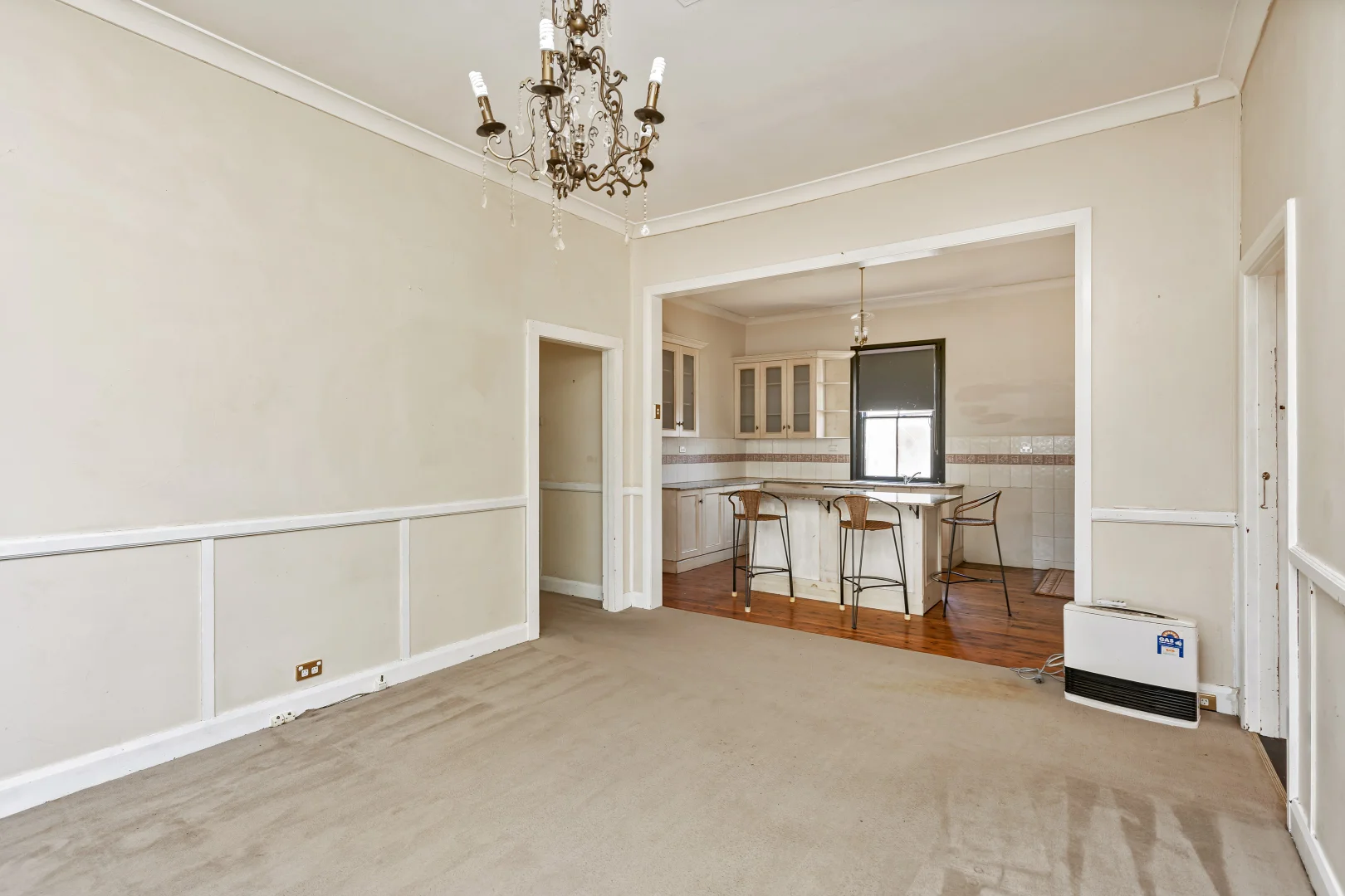 26 Elizabeth Street, Junee NSW 2663 photo 2
