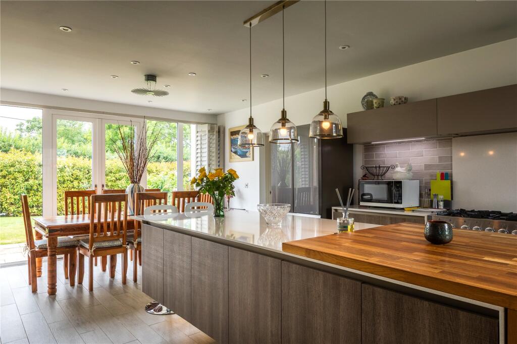 Five Bedroom Detached House in Butleigh photo 5