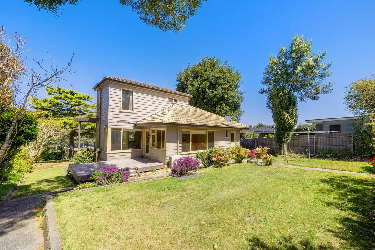 2 Laurence Street, Kalimna VIC 3909