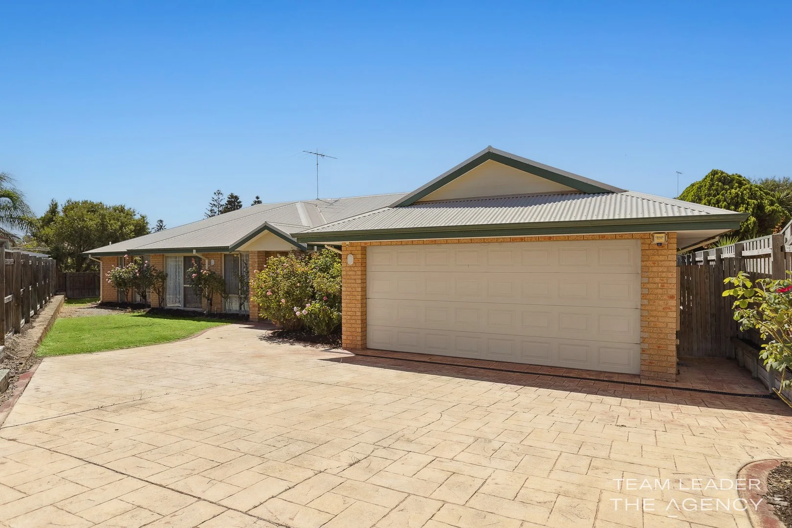 12 Malibu Point, Halls Head WA 6210