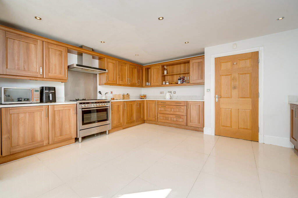 Additional image 2 of Threelands, Birkenshaw
