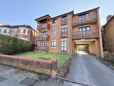 62 Whitworth Crescent, Southampton SO18