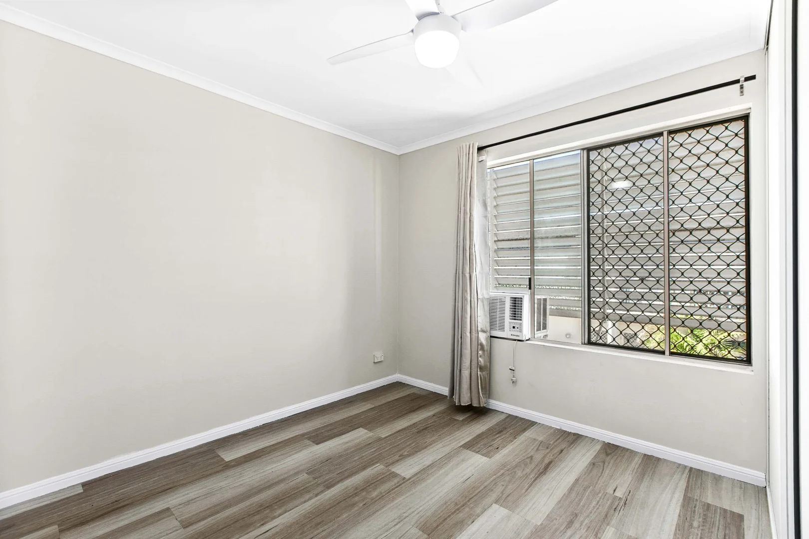 Additional image 10 of 3/4 Pilot Street, Urangan QLD 4655