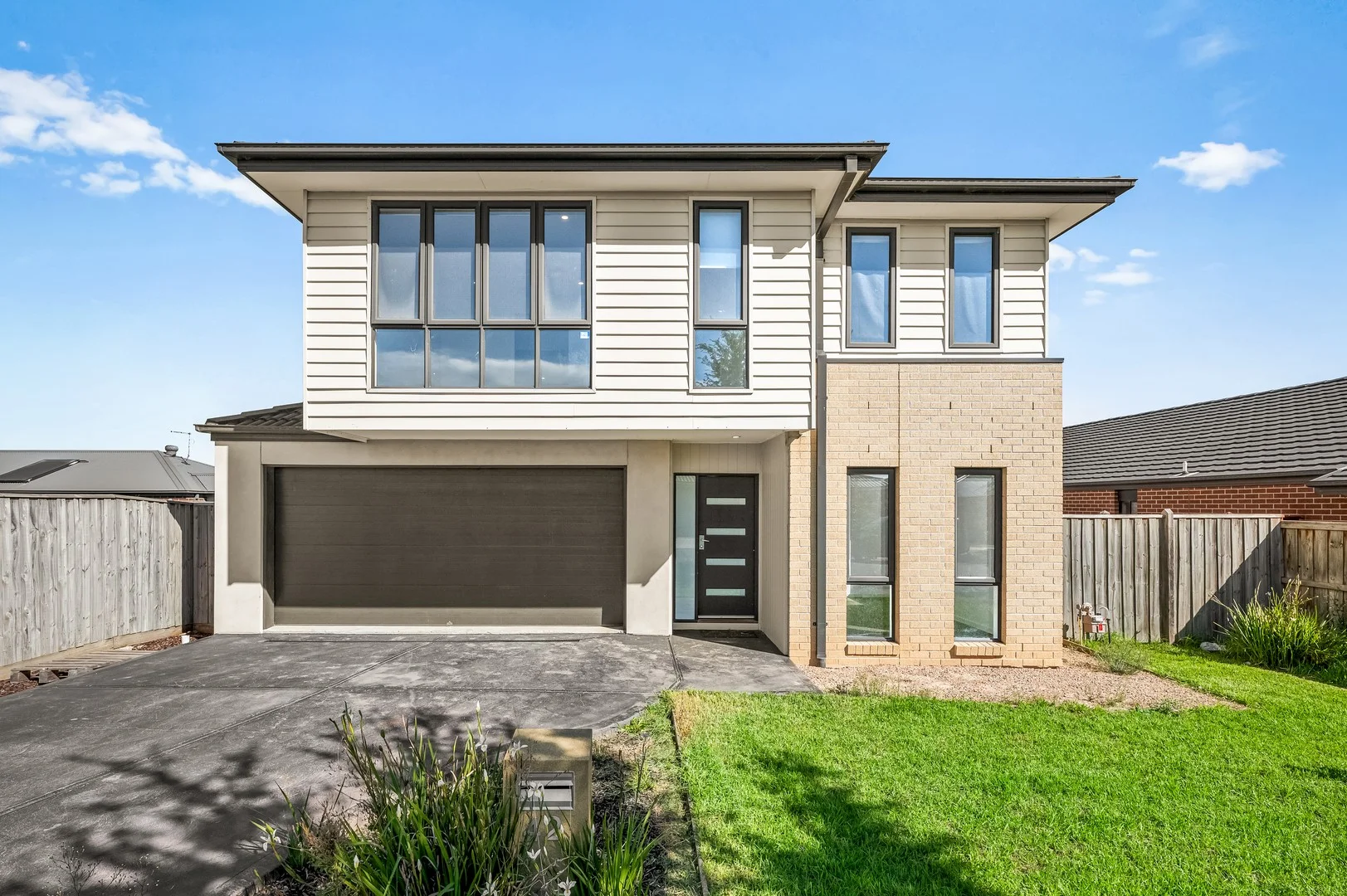 42 Kalbian Drive, Clyde North VIC 3978