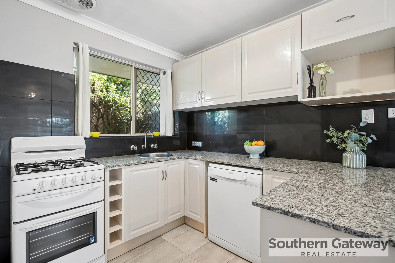 Additional image 2 of 22 Garrett Corner, Parmelia WA 6167