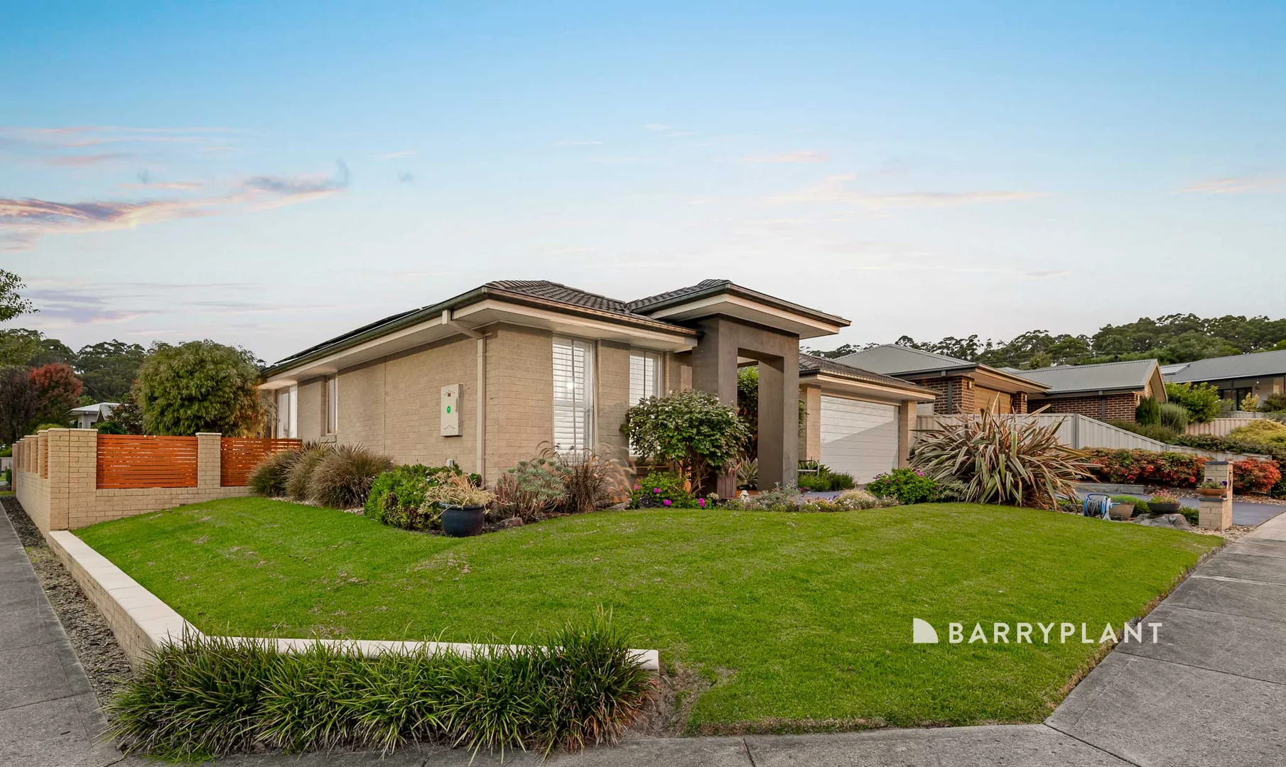 22 Waterside Drive, Drouin VIC 3818 photo 2