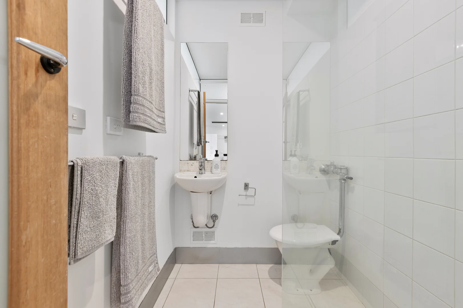 Additional image 7 of 8E/12 Marine Parade, St Kilda VIC 3182